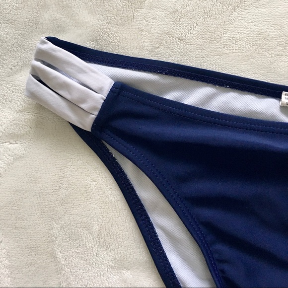 Blue&White Bikini Set - Picture 2 of 4